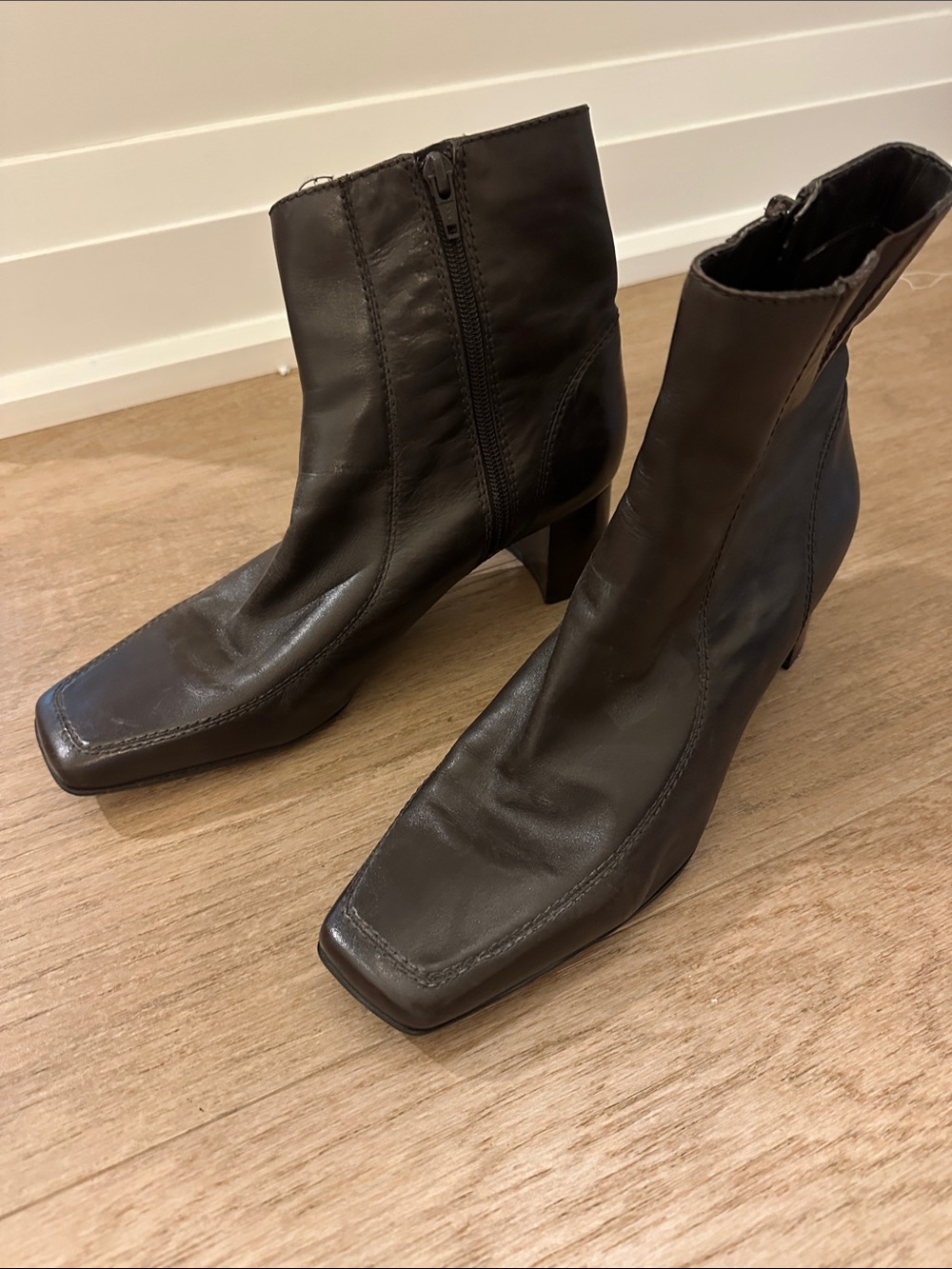 Vintage Nine West Black Square-Toe Leather Ankle Booties Y2K Chocolate Leather